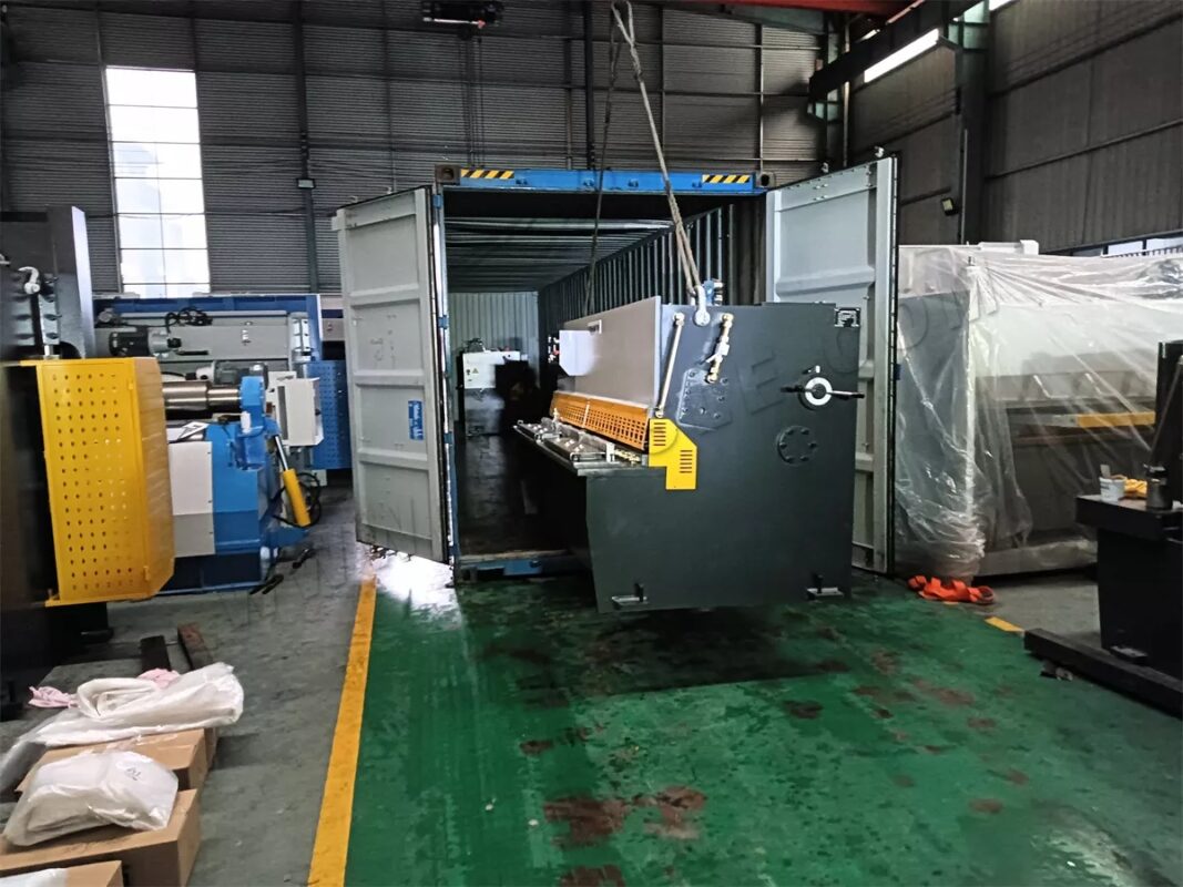 ndia-2 Sets of NCS-4X2500 Shearing Machine And NCF-80T2500 And NCF-30T1600 Press Brake