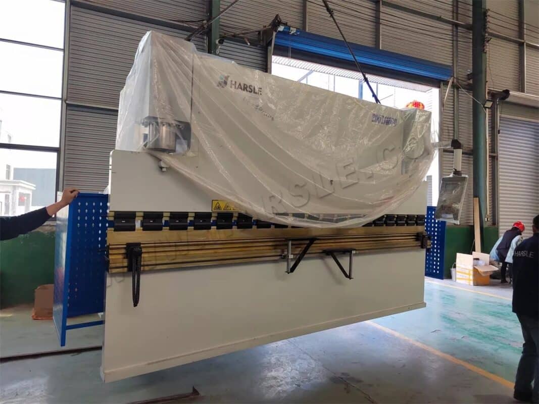 Гильотинные ножницы Morocco-QC11K-16X4000 и другие машины для резки листового металла