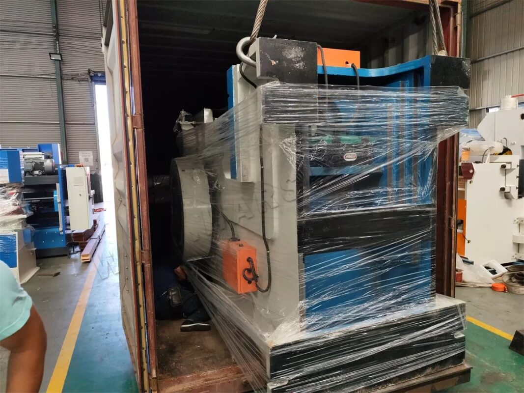 Saudi Arabia-2 Sets of QC11K-30X3200 Guillotine Shearing Machine & Y32-400T Hydraulic Press & 2 Sets of Punching Machine