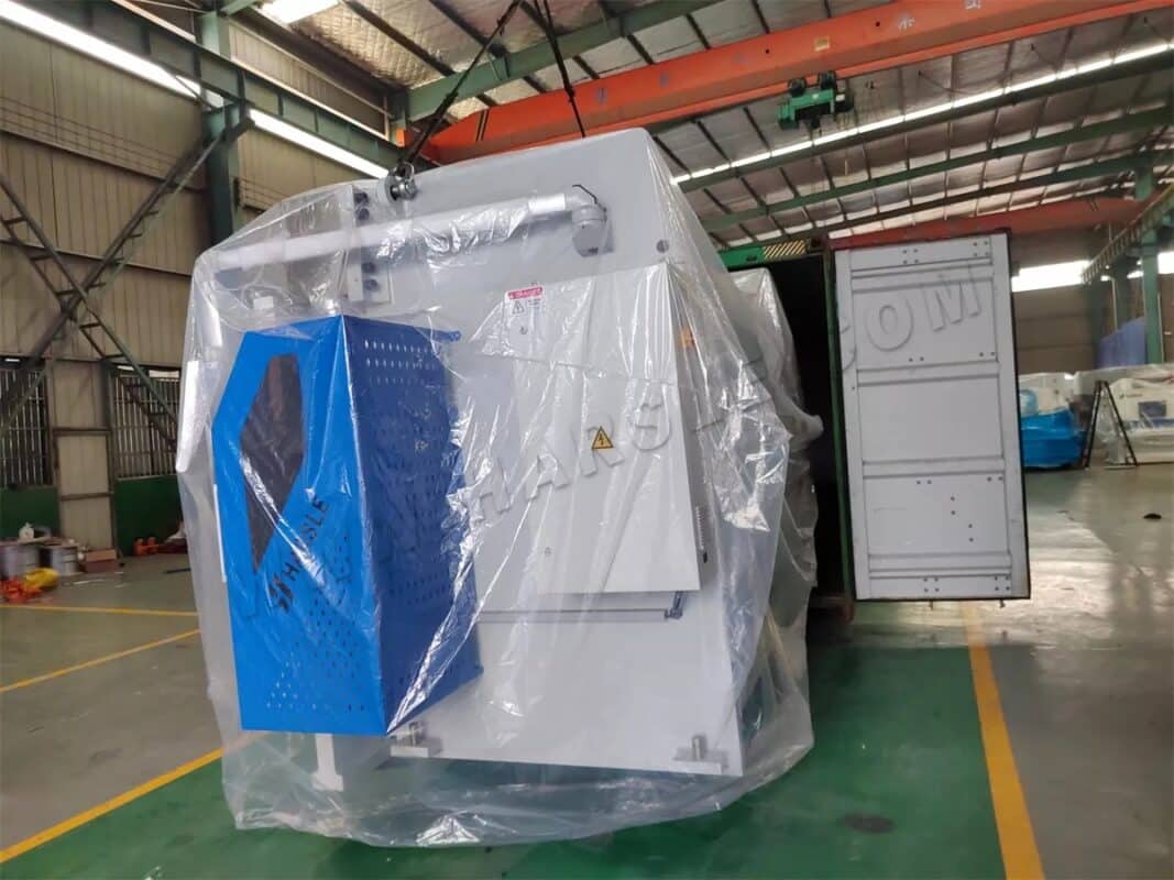 أوكرانيا-WE67K-200T4000 DA-53T مكبس ثني CNC رباعي المحاور 4+1