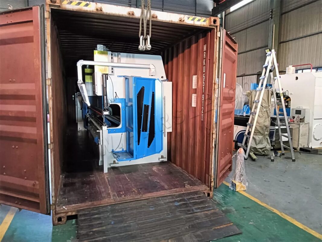 Pressa piegatrice CNC Australia-WE67K-160T4000 e cesoia QC11K-8X3200