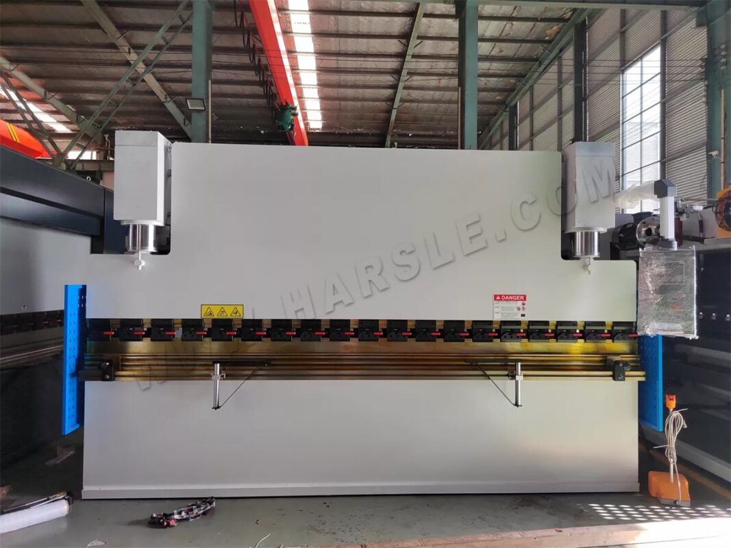 India-WC67K-160T4000 E21 Press Brake And Q35Y-20 Hydraulic Ironworker