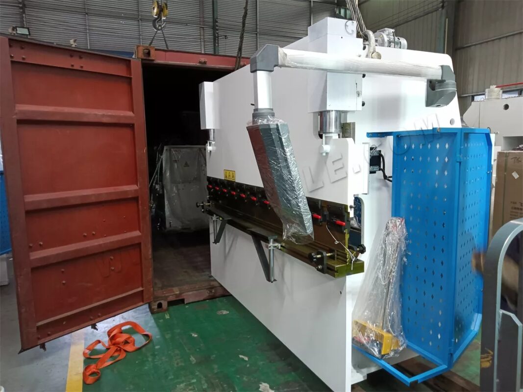India-WC67K-63T2500 NC Press Brake & QC12K-4X2500 Shearing Machine