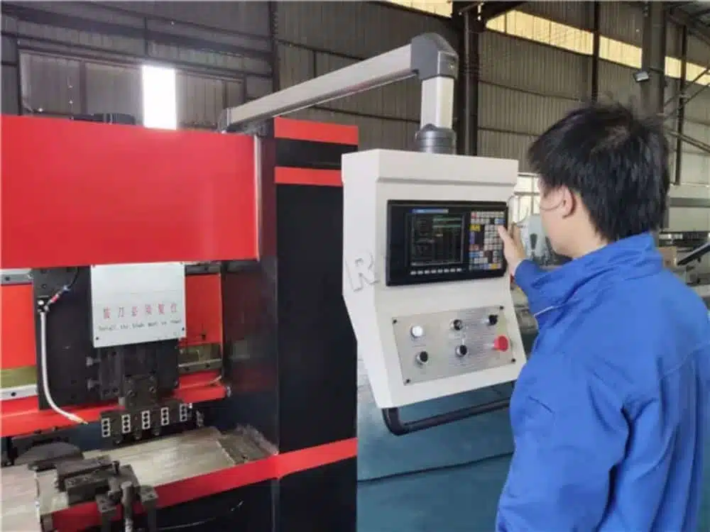 Guía definitiva para el ranurado en V CNC de acero inoxidable