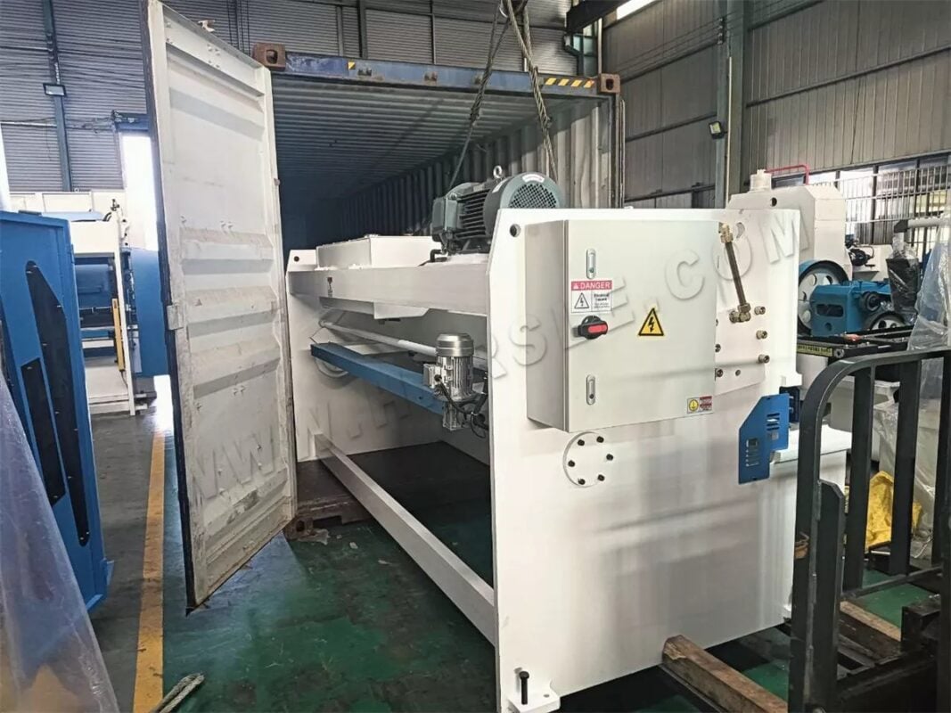 غينيا-WC67K-125T3200 مكبس NC وماكينة قص QC12K-6X3200