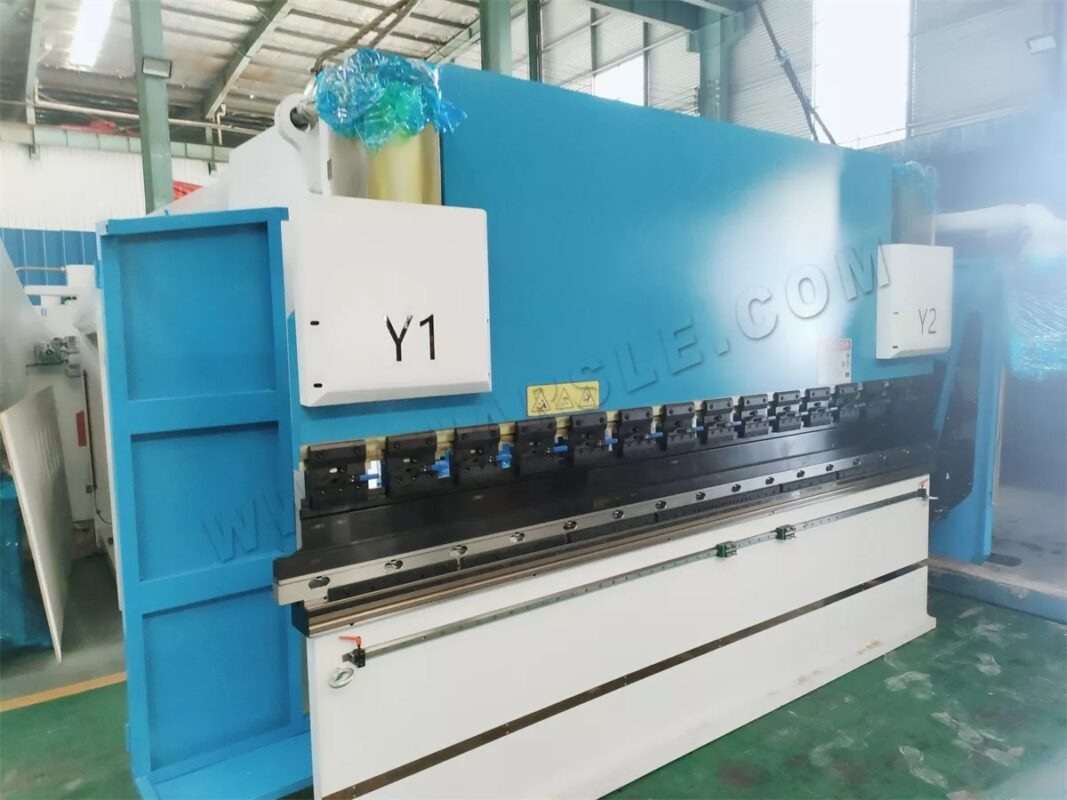 Presse plieuse CNC India-WE67K-100T3200 et cisaille QC12K-6X3200