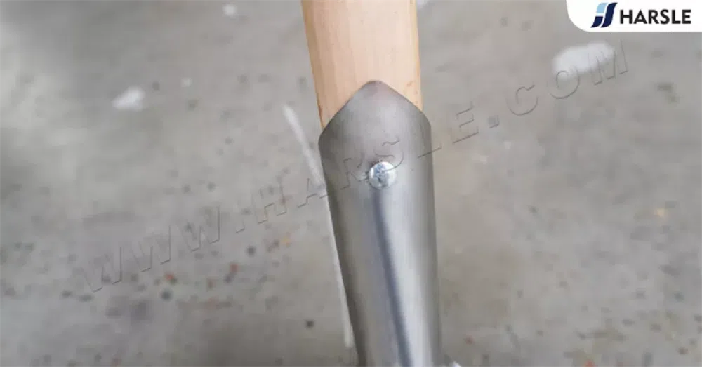 Riveteuse électrique pour ligne de production de pelles