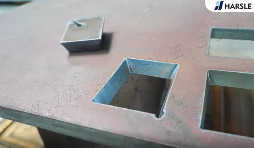 Produktionslinie für Plasmaschneidroboter