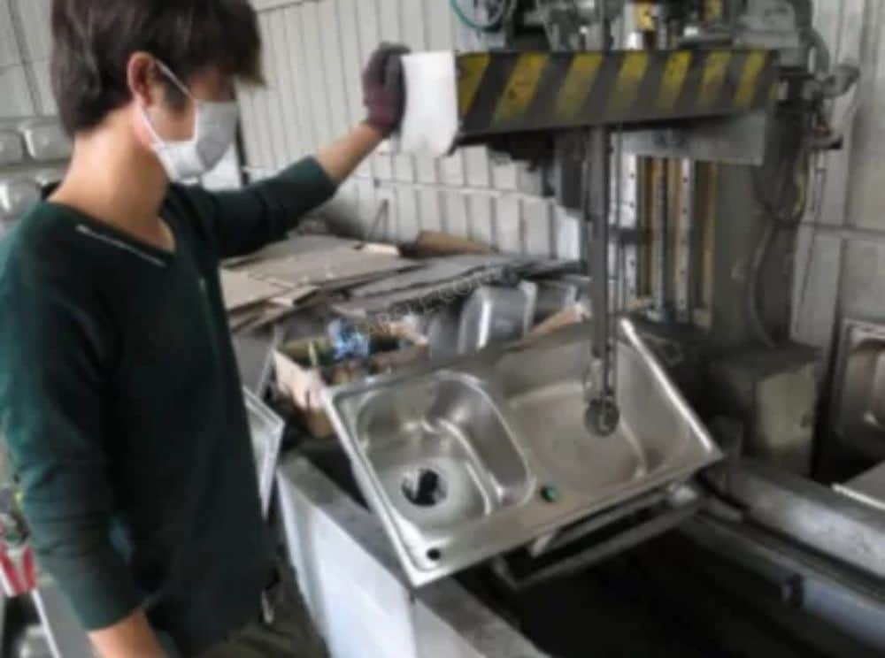 Processo di produzione del lavello in acciaio inossidabile