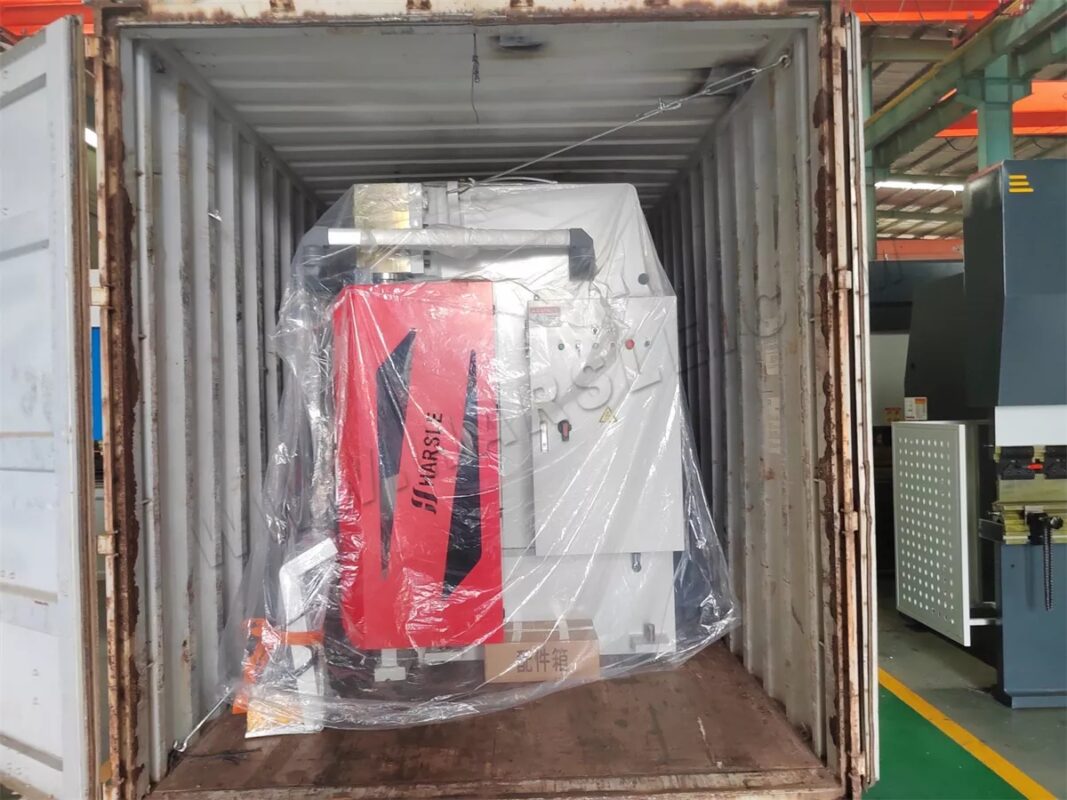 Prensa plegadora CNC de 4+1 ejes WE67K-160T3200 S640 de Brasil