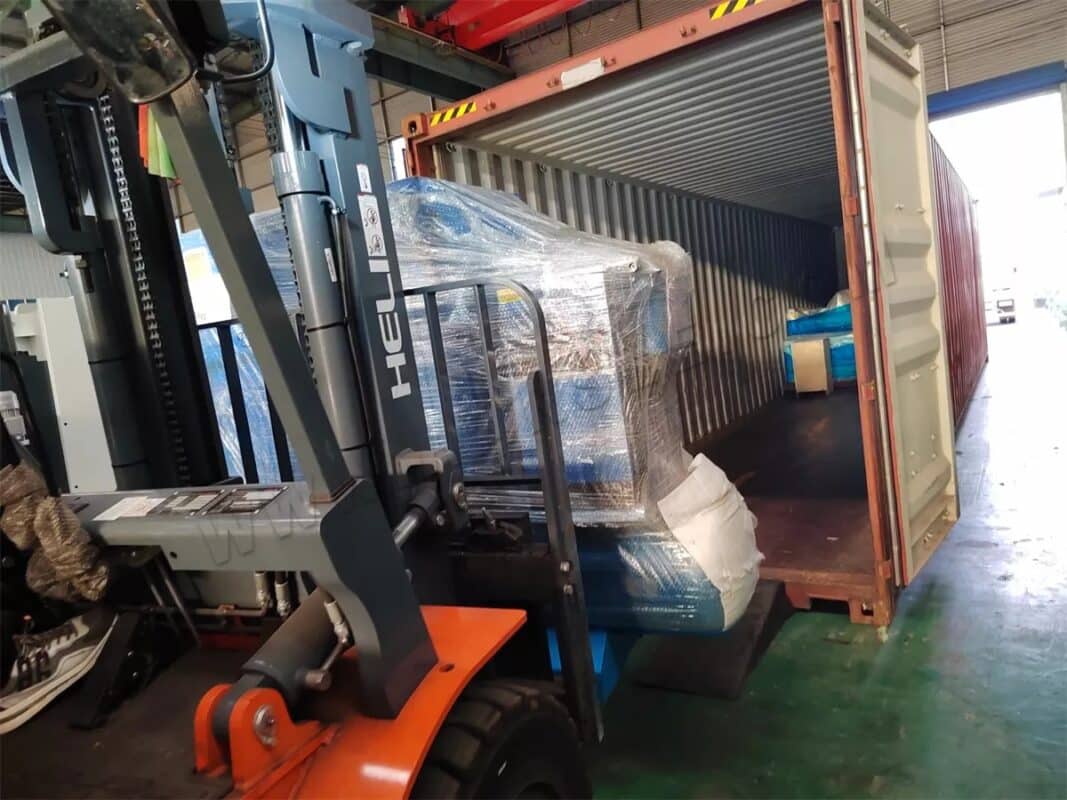 الأرجنتين - WC67K-63T2500 مكبس NC وماكينة قطع بالليزر HS-2000W-3015