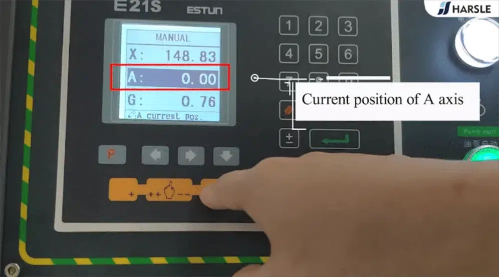 Como operar a máquina de corte guilhotina (E21S)?
