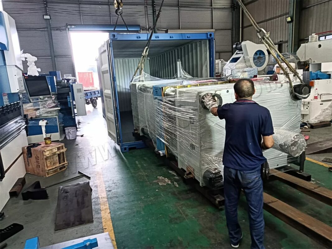 Saudi Arabia-2 Sets of QC11K-30X3200 Guillotine Shearing Machine & Y32-400T Hydraulic Press & 2 Sets of Punching Machine