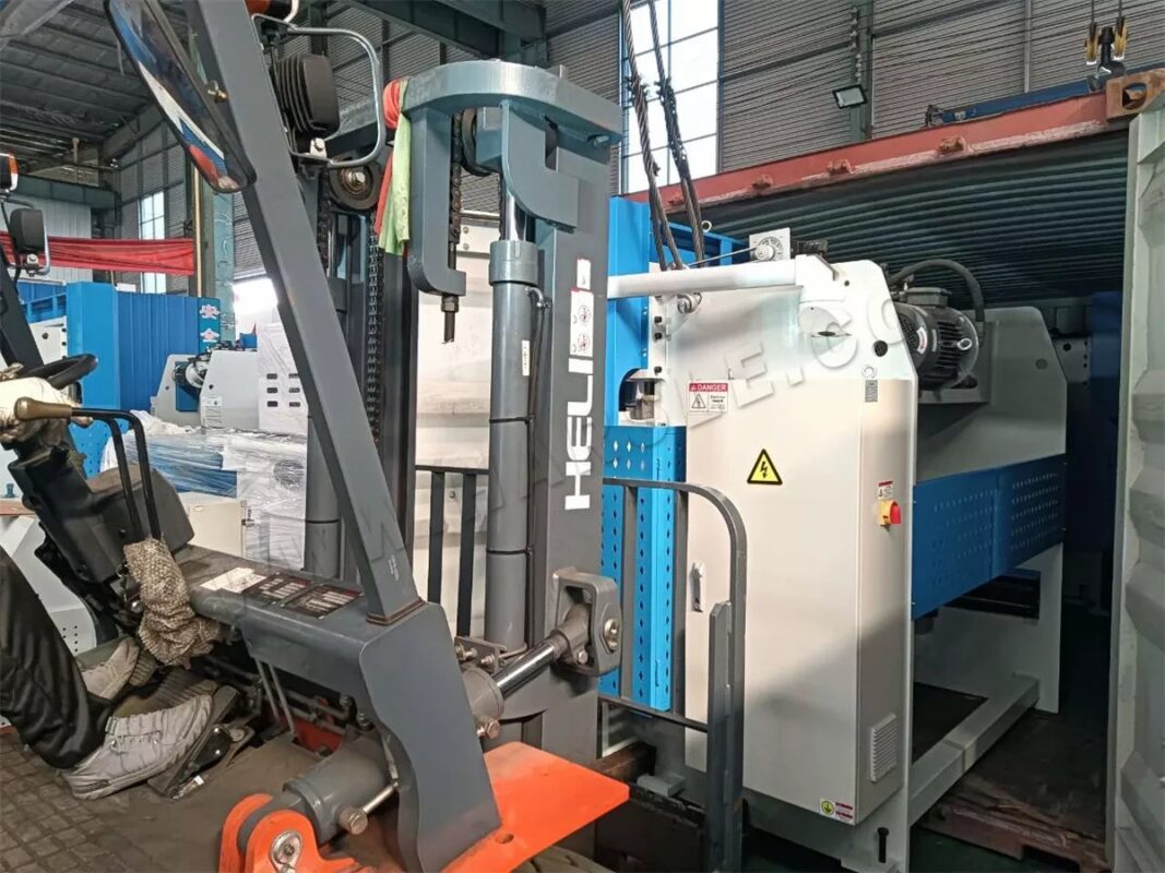 Indie – 2 zestawy prasy krawędziowej NC WC67K-40T2200