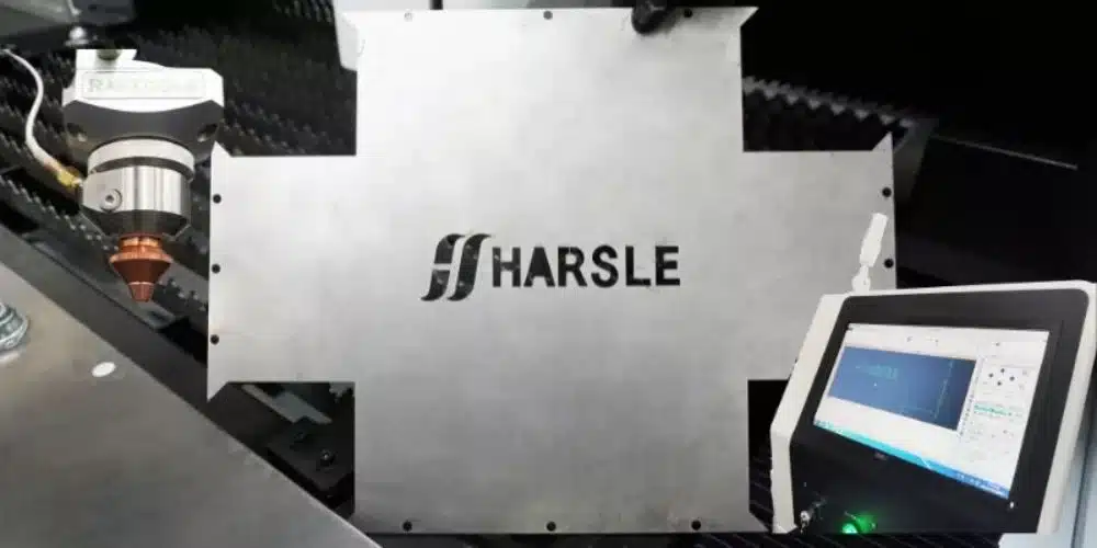 Operação de máquina de corte a laser
