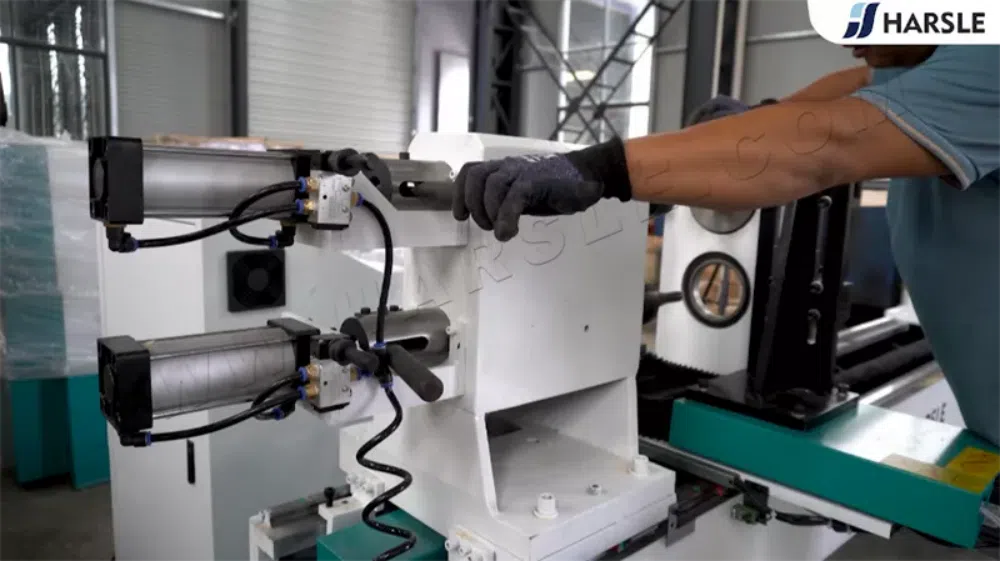 Tour à bois CNC à double broche pour ligne de production de pelles