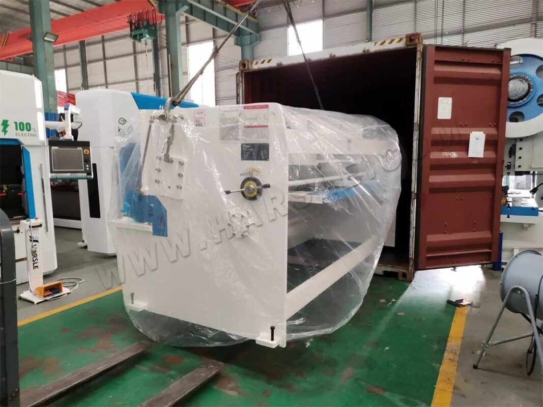 Ucraina-WE67K-100T3200 Pressa piegatrice CNC e cesoia QC12K-6X3200