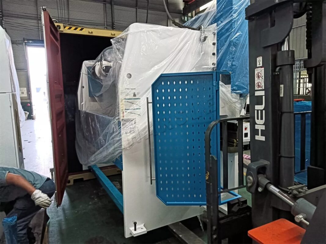 Argentina-5 Sets of NC Press Brake & QC12K-4X2500 Shearing Machine