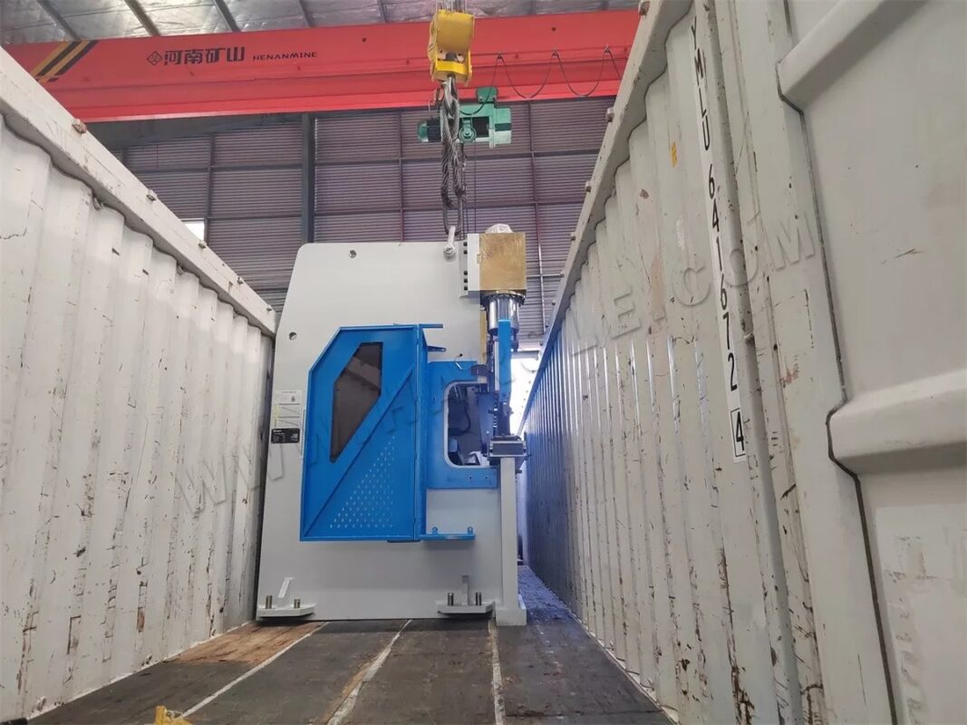 Brasilien-WE67K-300T6000 DA-53T CNC-Abkantpresse und WE67K-160T3200 DA-53T CNC-Abkantpresse und QC11K-12X3200 E21S Guillotine-Schermaschine