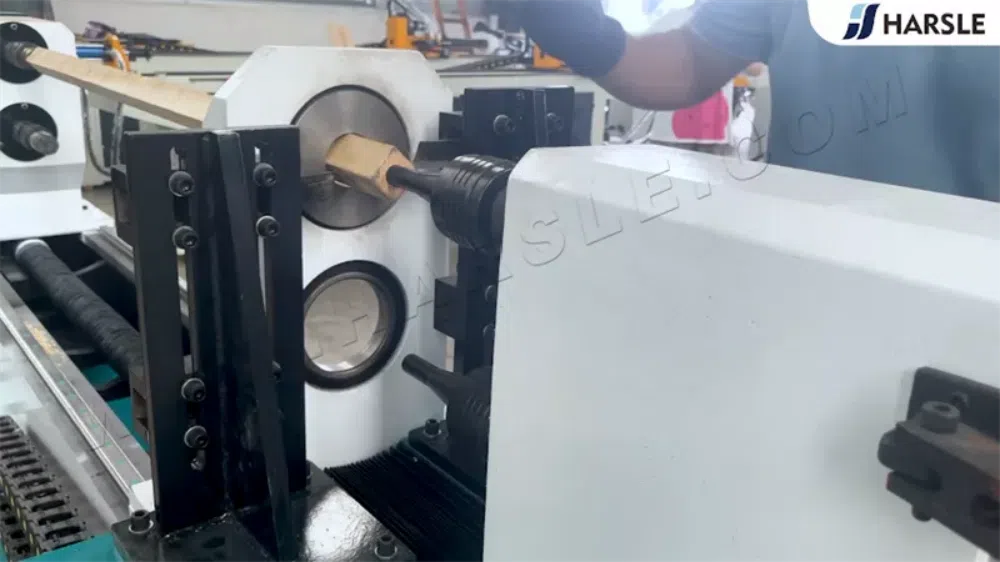 Tour à bois CNC à double broche pour ligne de production de pelles
