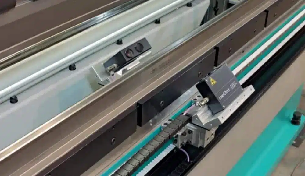 Misurazione della piegatura della pressa piegatrice CNC