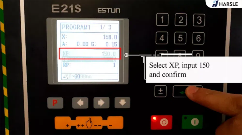 Como operar a máquina de corte guilhotina (E21S)?