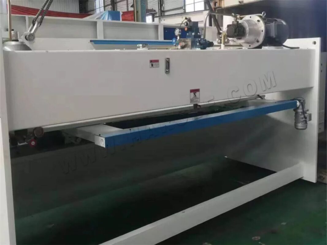 إندونيسيا-QC11K-10X3200 ماكينة قص المقصلة