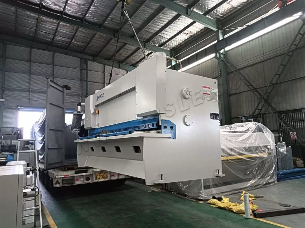 Mexiko-WE67K-300T4000 CNC-Abkantpresse und QC11K-10X3200 Schermaschine