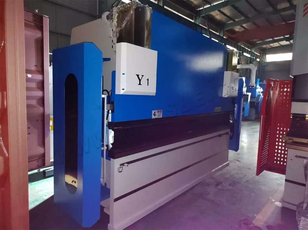 Poland-WE67K-160T3200 DA-69T 8+1 Axis CNC Press Brake