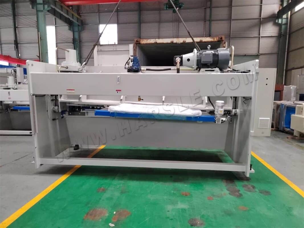 Brazil-2 Sets of QC11K-8x3200 Guillotine Shearing Machine & QC11K-6X3200 Guillotine Shearing Machine