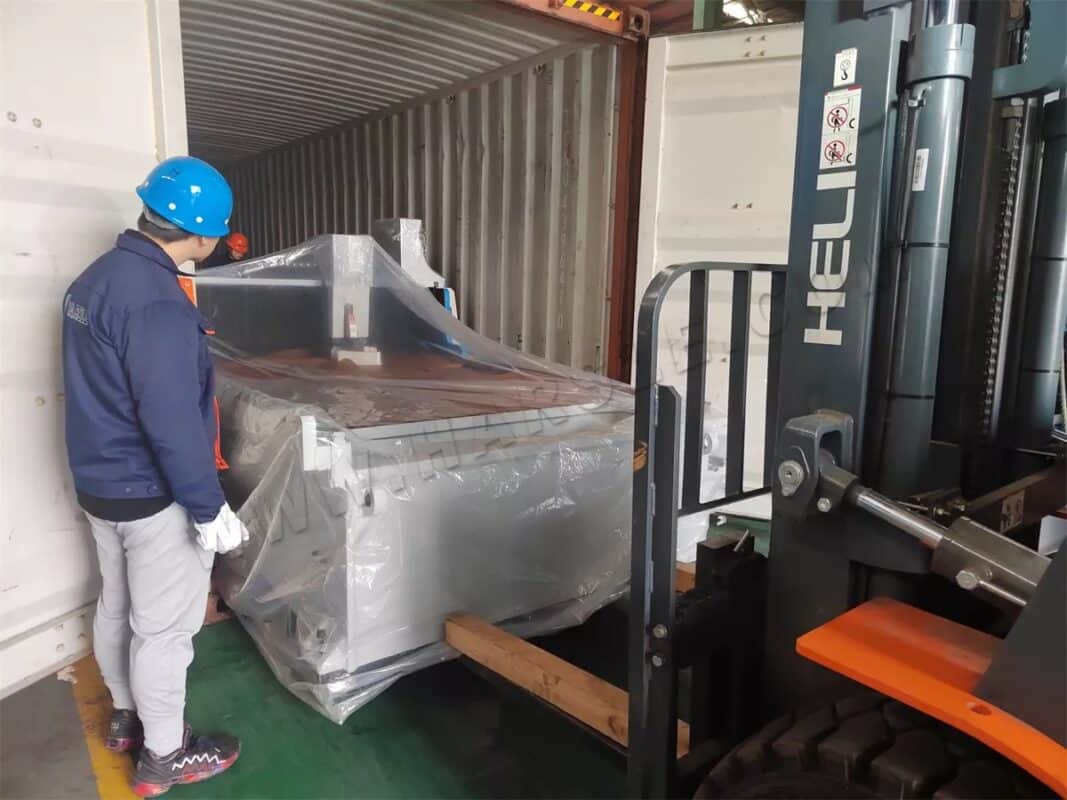 UAE-HSKC-4015 Horizontal Metal Sheet CNC V-Grooving Machine
