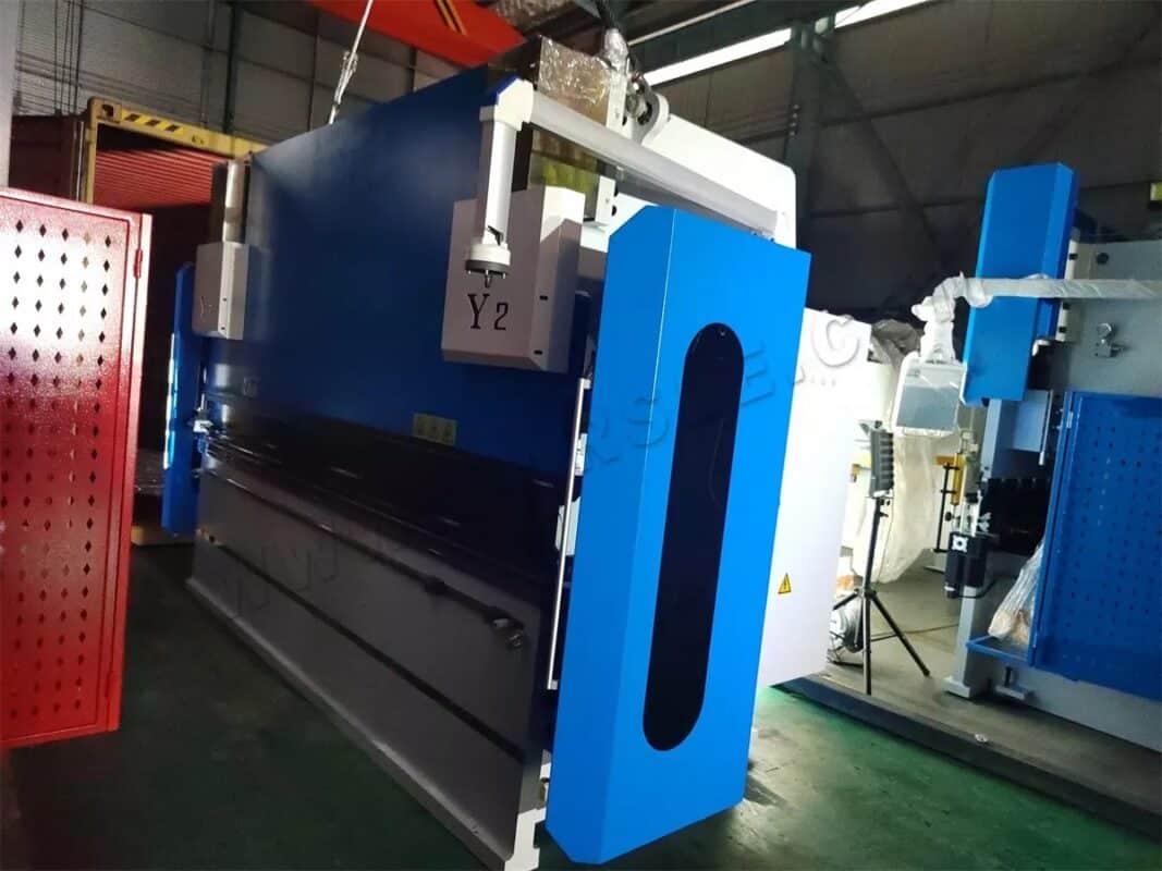 Polen-WE67K-160T3200 DA-69T 8+1-Achsen-CNC-Abkantpresse