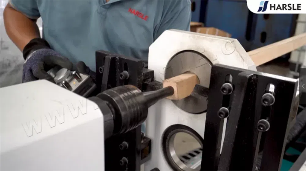 Tour à bois CNC à double broche pour ligne de production de pelles