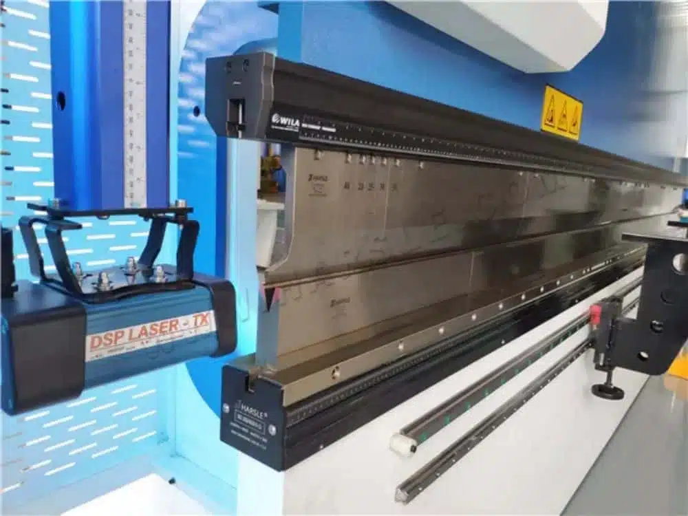 مكابس الضغط الهجينة CNC