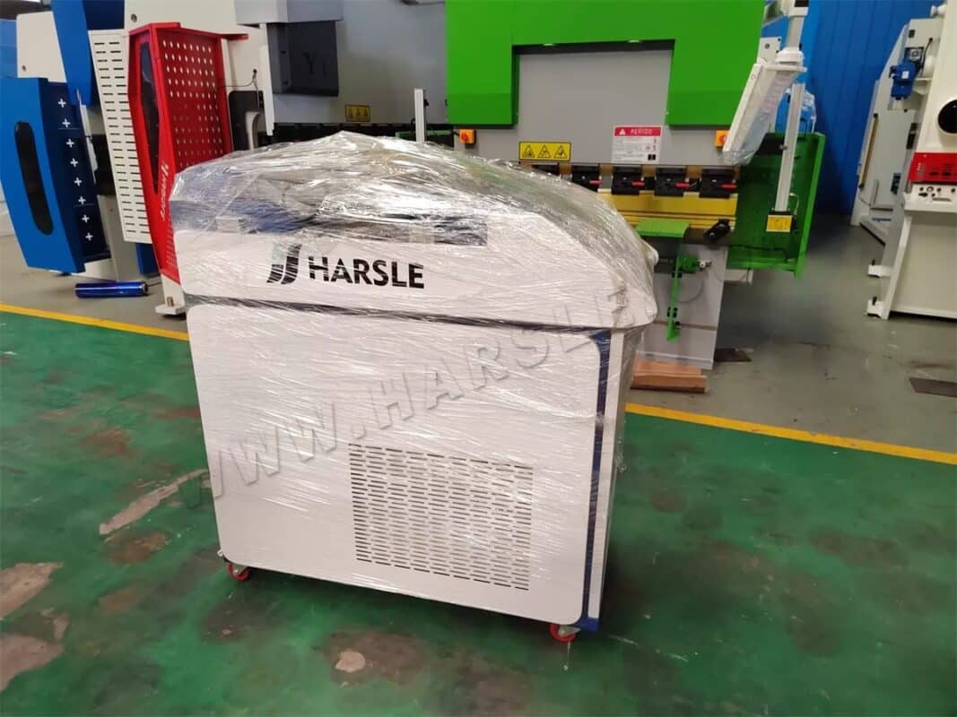 Brazil-WE67K-100T3200 DA58T 4+1 Axis CNC Press Brake HW-3000W Laser Welding Machine