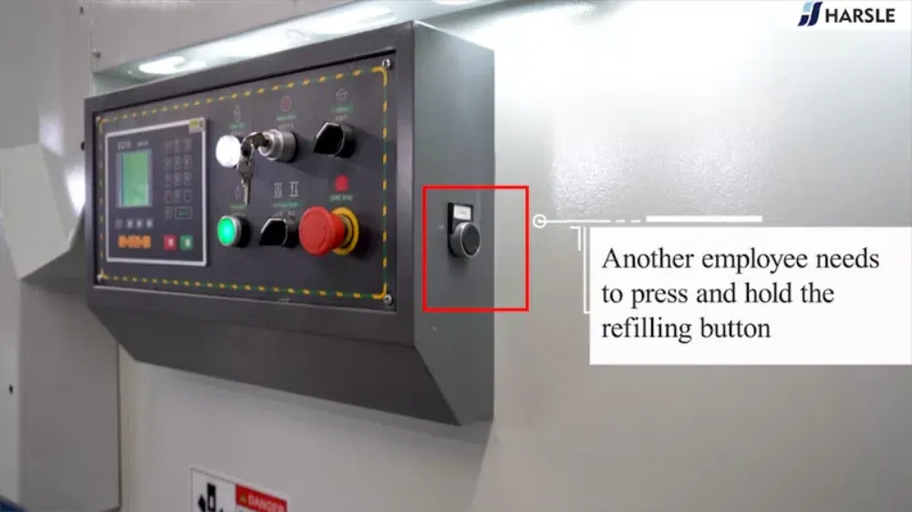 Como operar a máquina de corte guilhotina (E21S)?