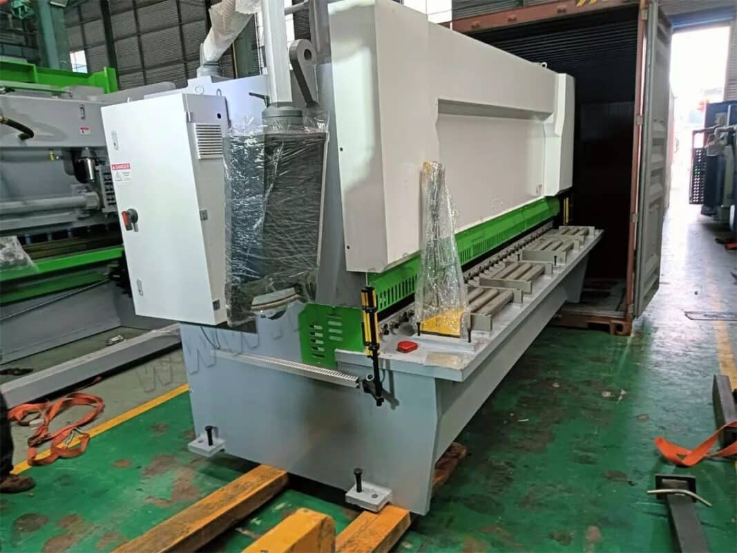 Brazil-WC67K-250T3200 NC Press Brake & QC11K-13X3200 Shearing Machine