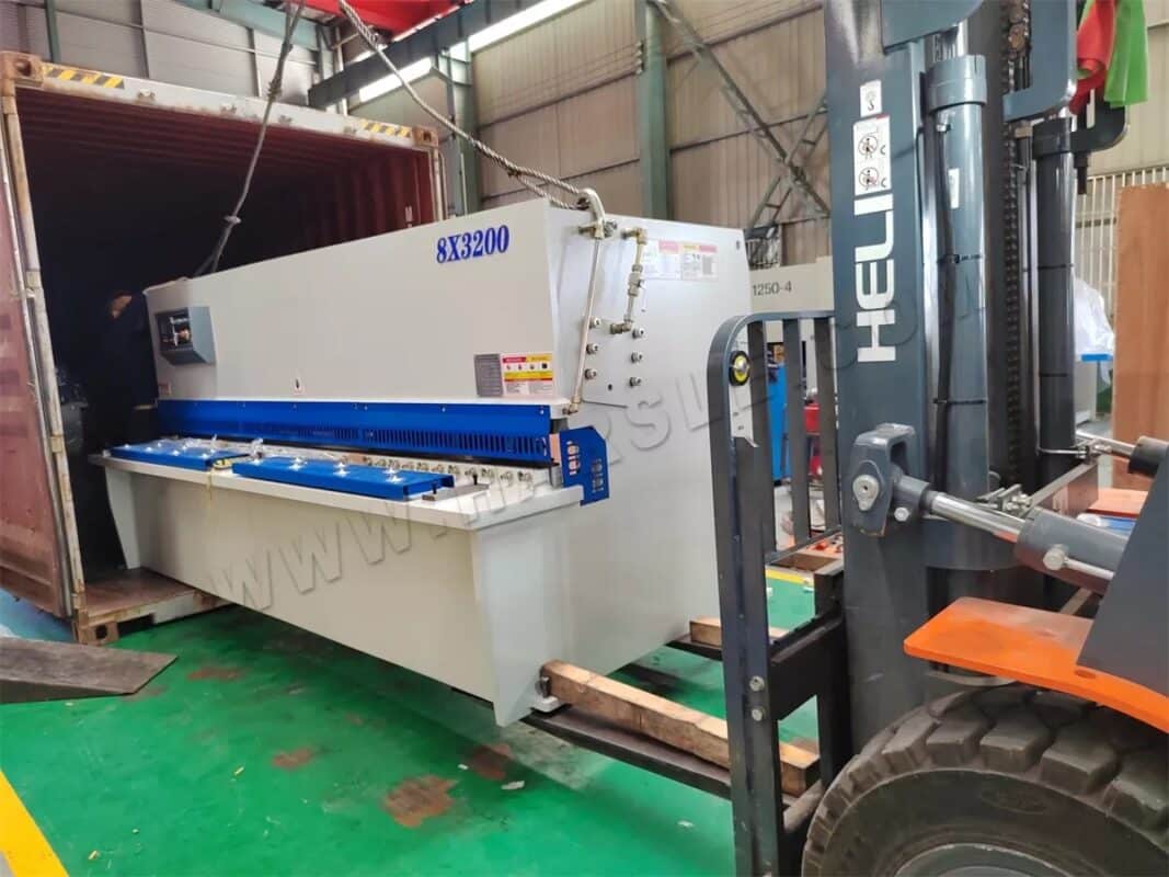 Argentina-WC67K-125T3200 NC Prensa Dobradeira e 2 Conjuntos de Máquina de Corte de Viga Giratória