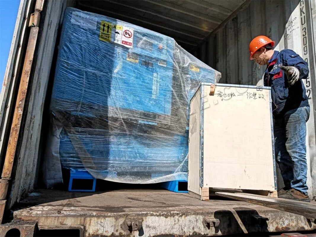 آلة القطع بالليزر لبنان-HSX-3000W-3015 ومكابس الثني CNC WC67K-100T3200