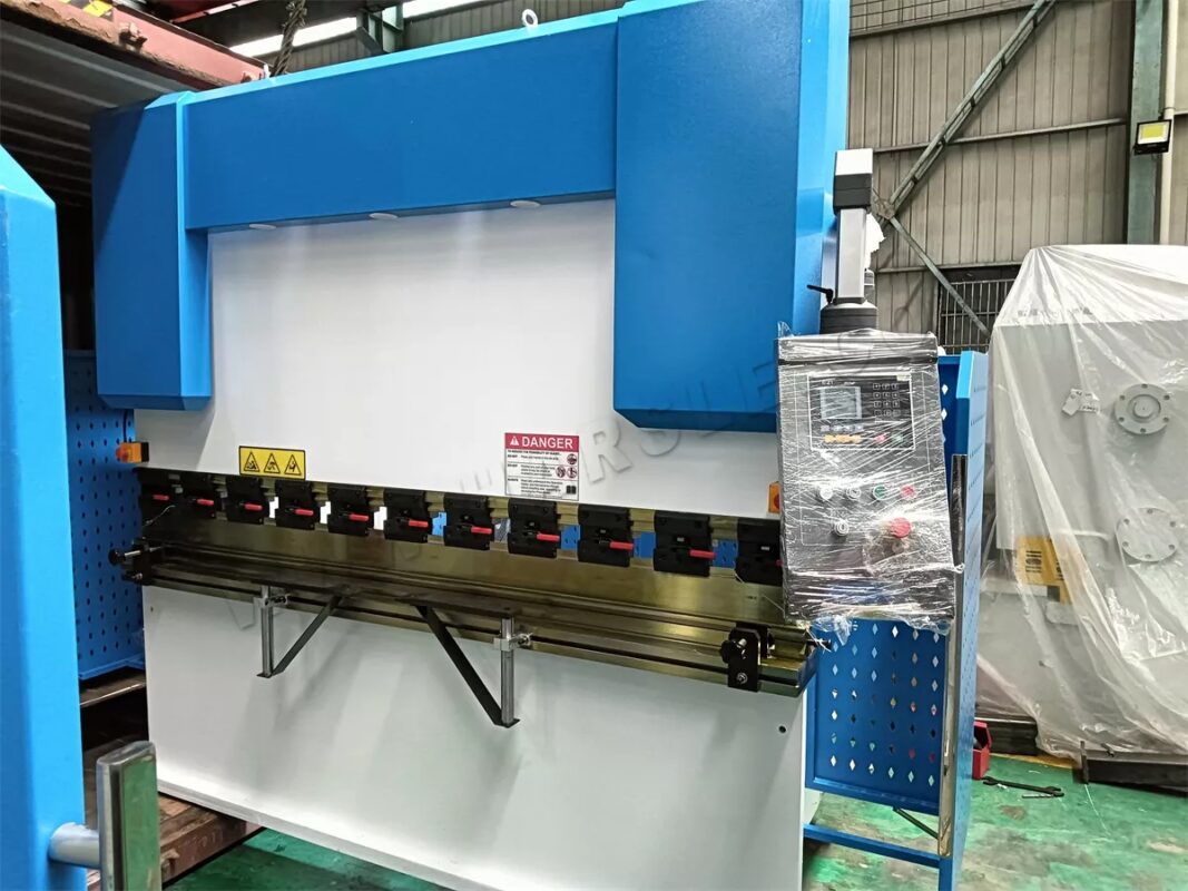India-2 Sets of NC Press Brake & HSKC-1250X3200 V-Grooving Machine