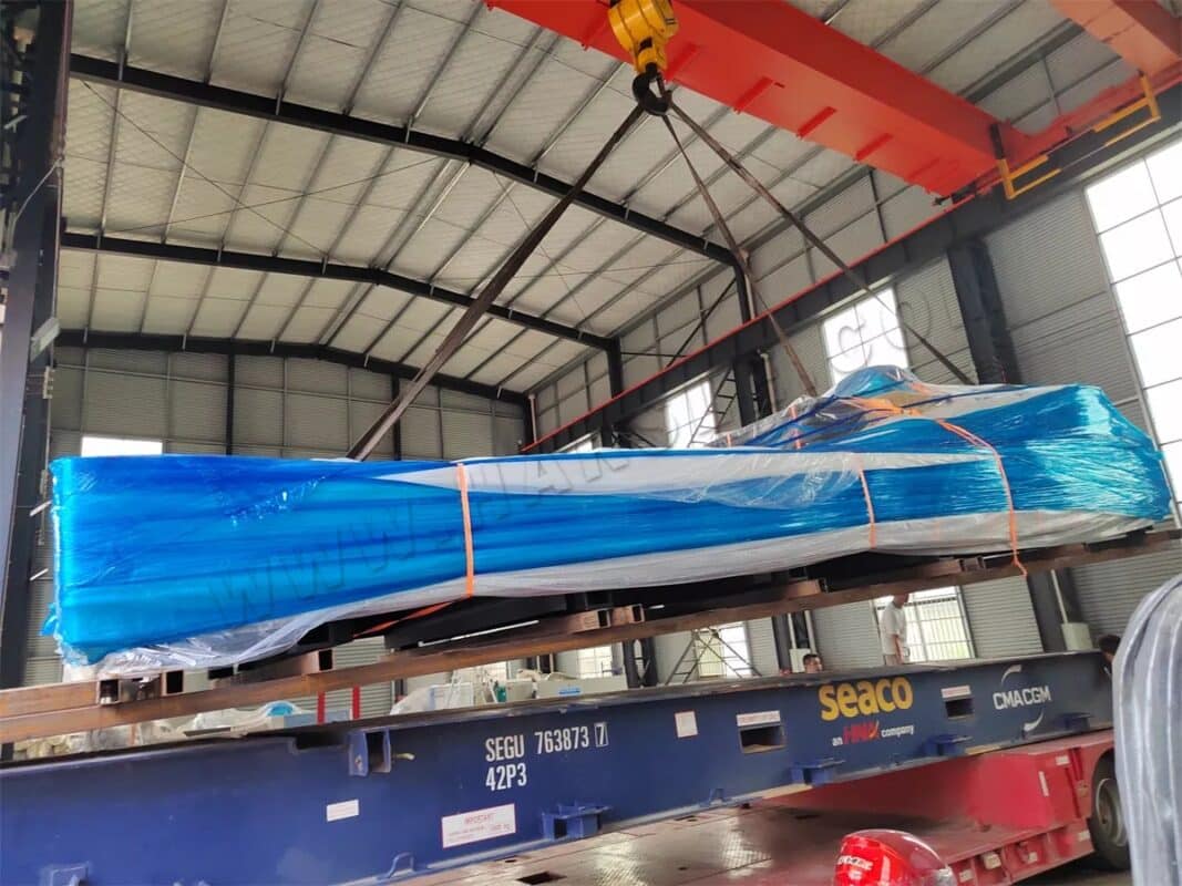 Macchina per taglio laser Brazil-HS-6025-3000W e pressa piegatrice CNC WE67K-200T3200