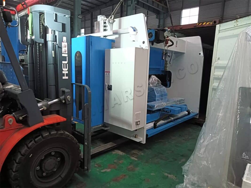 USA-WE67K-100T3200 DA-69T مكبس ثني CNC 8+1 محور