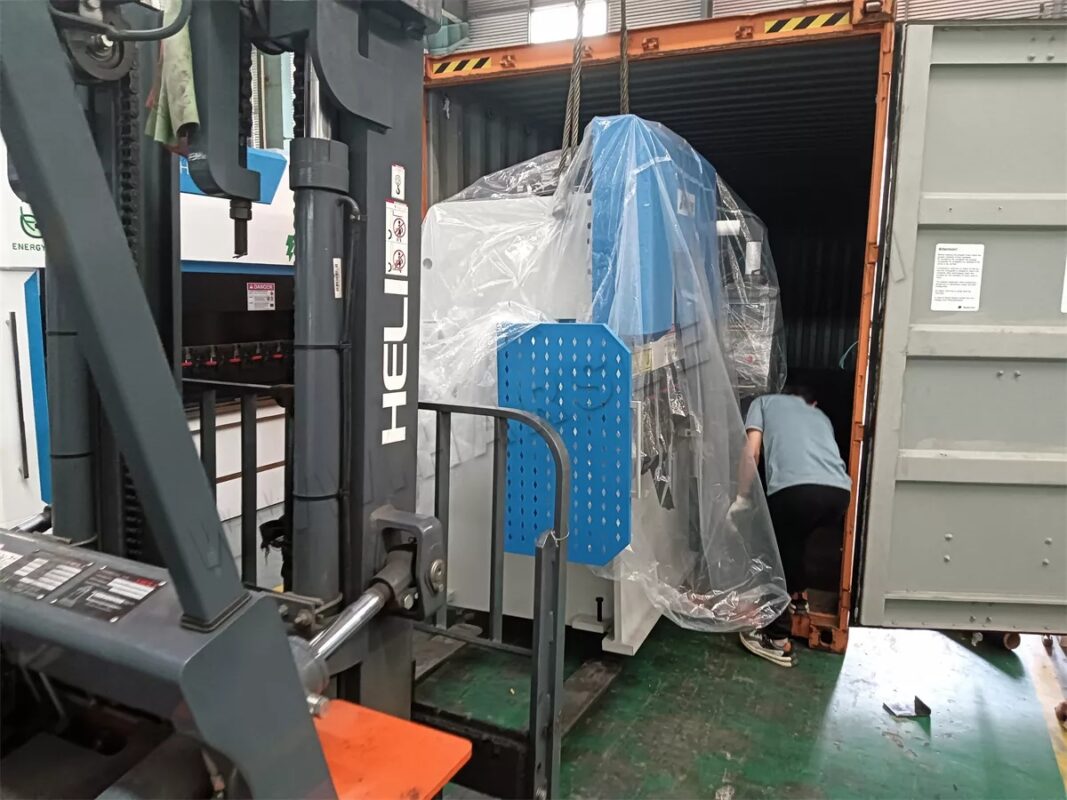 Serbia-WE67K-125T3200 Prasa krawędziowa CNC i WC67K-40T1200 Prasa krawędziowa NC