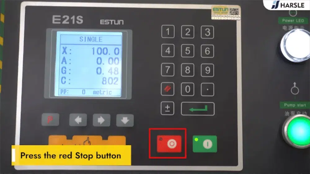 Como operar a máquina de corte guilhotina (E21S)?
