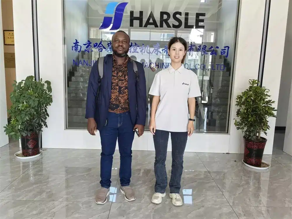 تعزيز الاتصالات العالمية: زيارات العملاء في سبتمبر إلى HARSLE