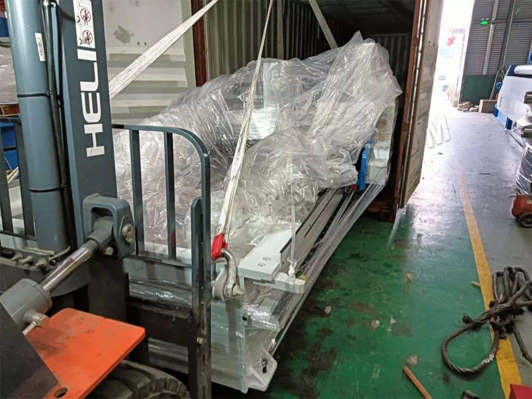 Arabie Saoudite - Presse plieuse CNC WE67K-125T3200 et machine de découpe laser HST-3015-3000W