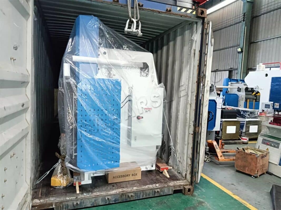 Mexico-HS-3015-3000W Laser Cutting Machine & WC67K-125T3200 NC Press Brake