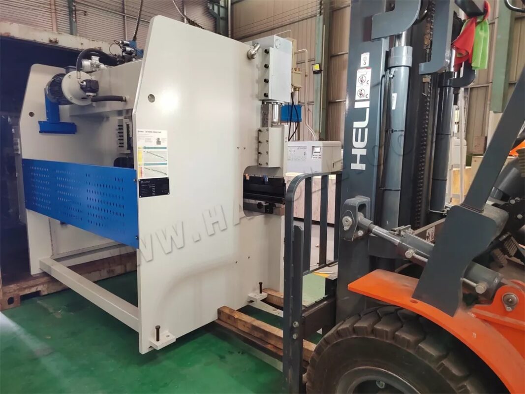 Ukraine-WC67K-63T2500 Press Brake And WC67K-125T2500 Press Brake