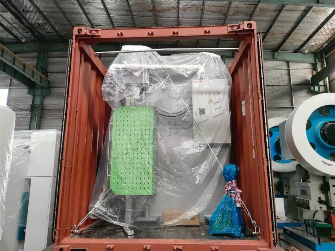 Presse plieuse CNC Brazil-WC67K-300T4000 et rouleuse W11F-8X2000