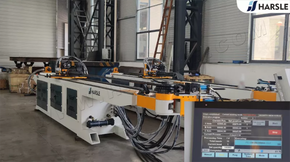 CNC-Rohrbiegemaschine mit Lochstanzung